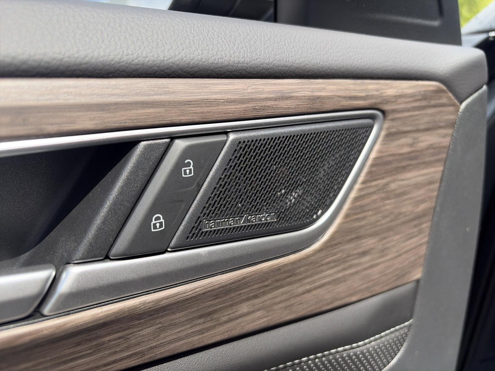 2025 Volkswagen Atlas 2.0T SEL Premium R-Line 4MOTION