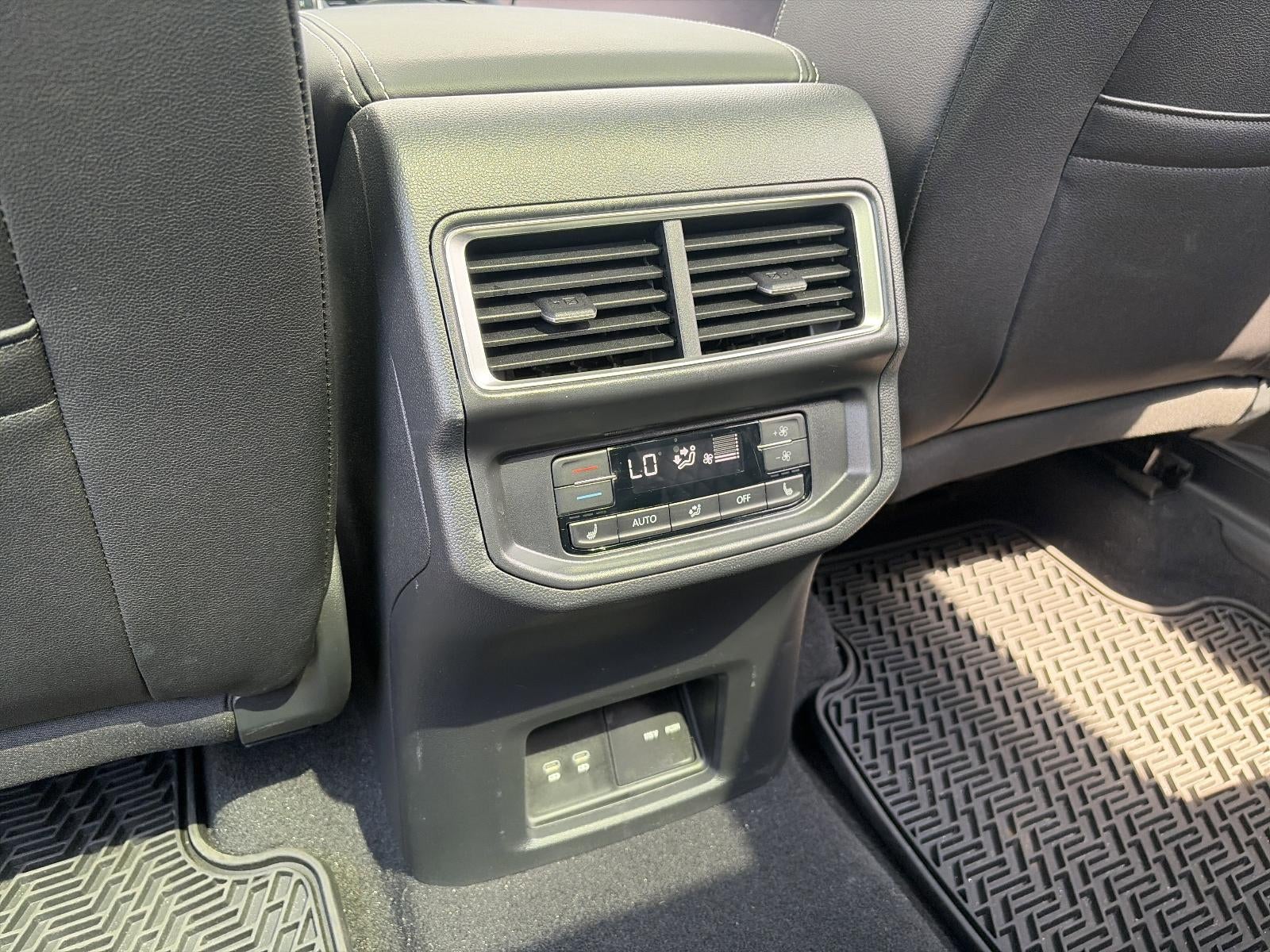 2025 Volkswagen Atlas 2.0T SEL Premium R-Line 4MOTION