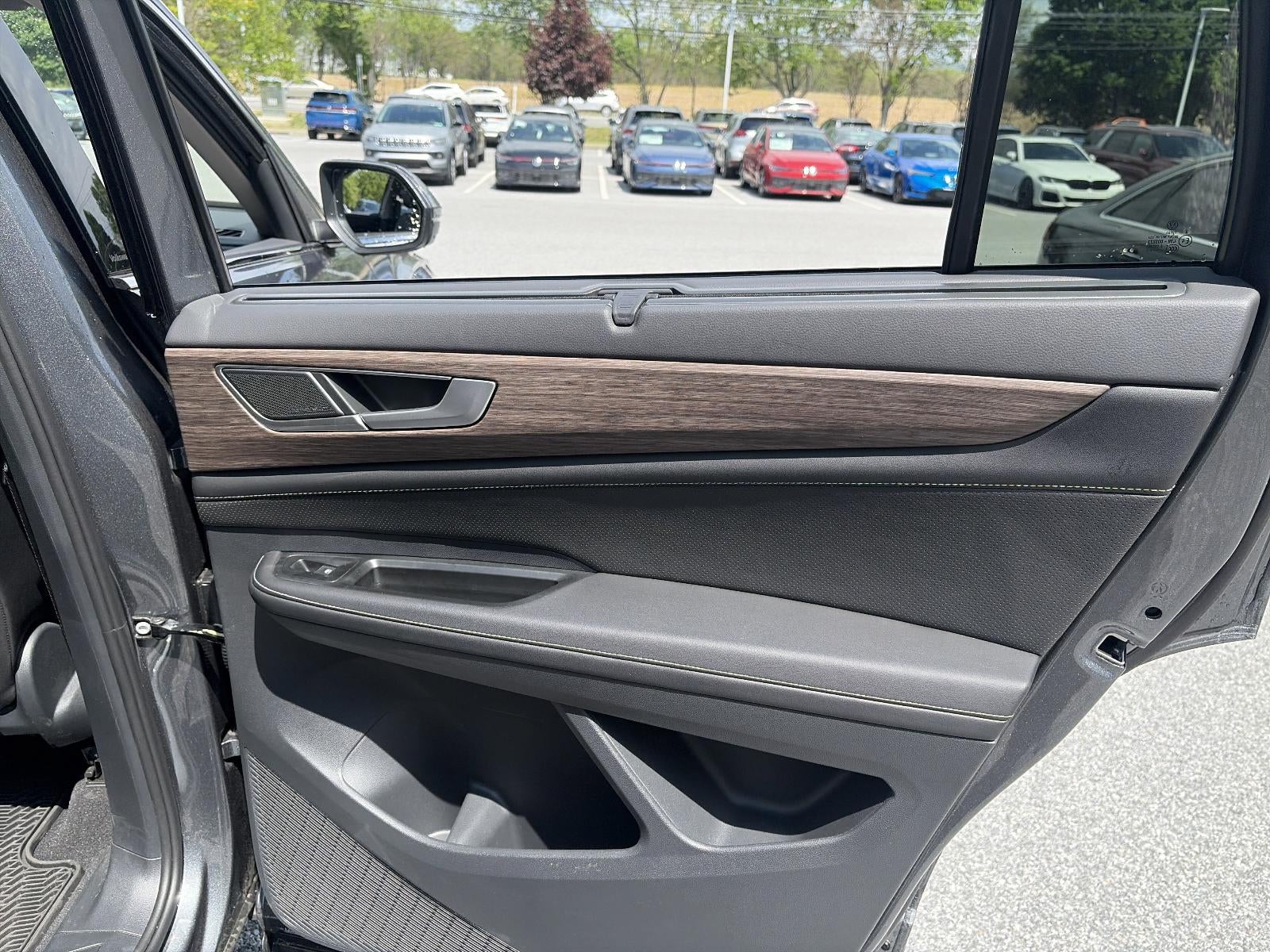 2025 Volkswagen Atlas 2.0T SEL Premium R-Line 4MOTION