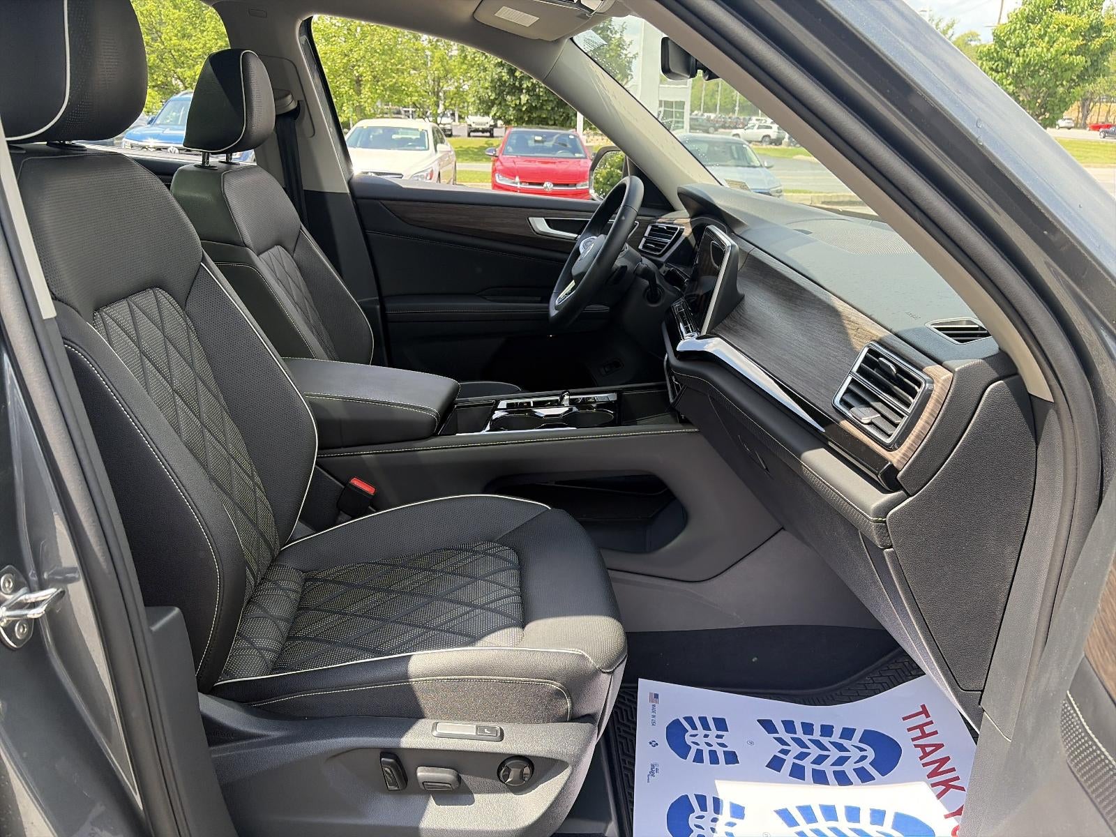 2025 Volkswagen Atlas 2.0T SEL Premium R-Line 4MOTION