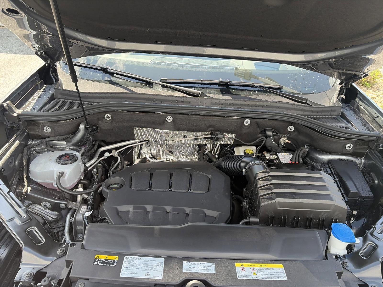 2025 Volkswagen Atlas 2.0T SEL Premium R-Line 4MOTION