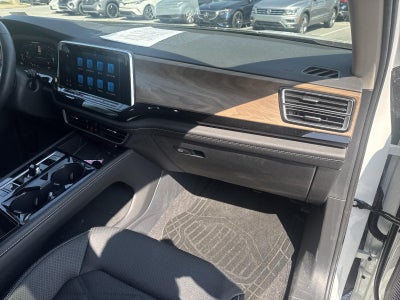 2024 Volkswagen Atlas 2.0T SE w/Technology 4MOTION
