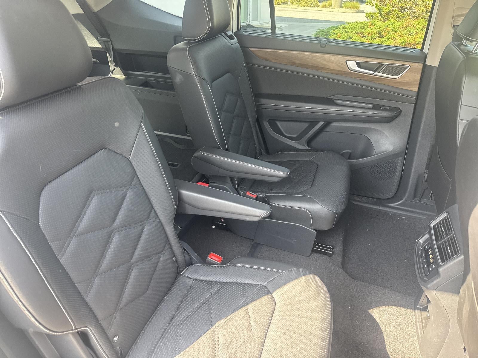 2024 Volkswagen Atlas 2.0T SE w/Technology 4MOTION