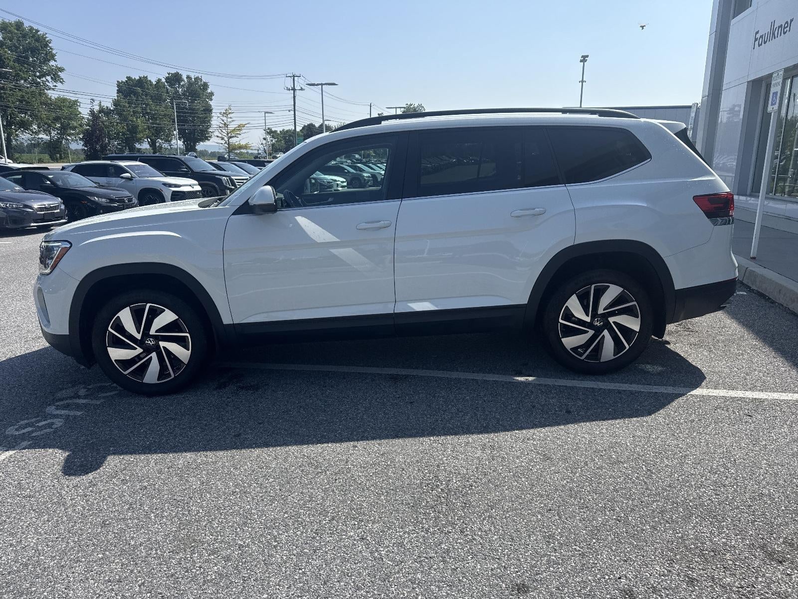 2024 Volkswagen Atlas 2.0T SE w/Technology 4MOTION