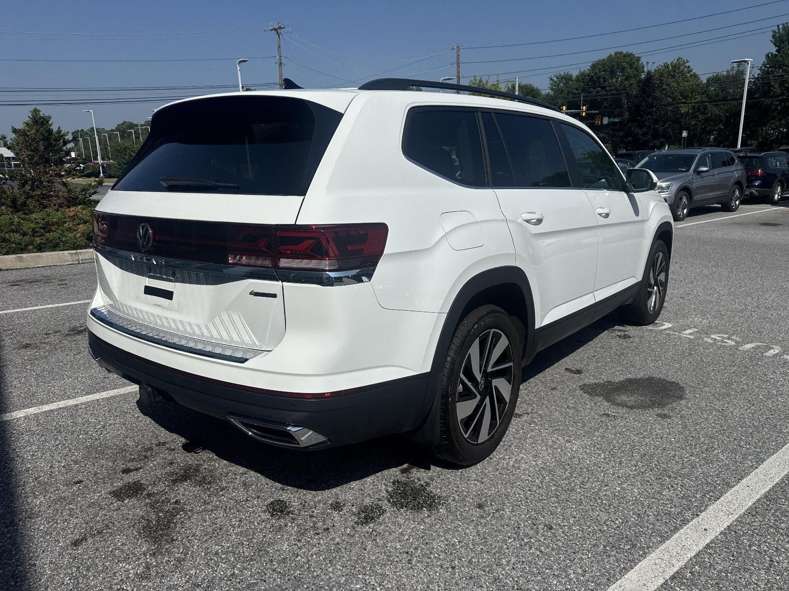 2024 Volkswagen Atlas 2.0T SE w/Technology 4MOTION