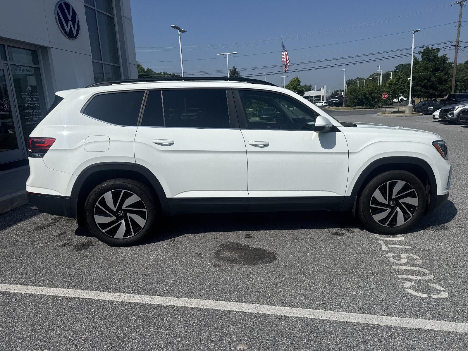 2024 Volkswagen Atlas 2.0T SE w/Technology 4MOTION