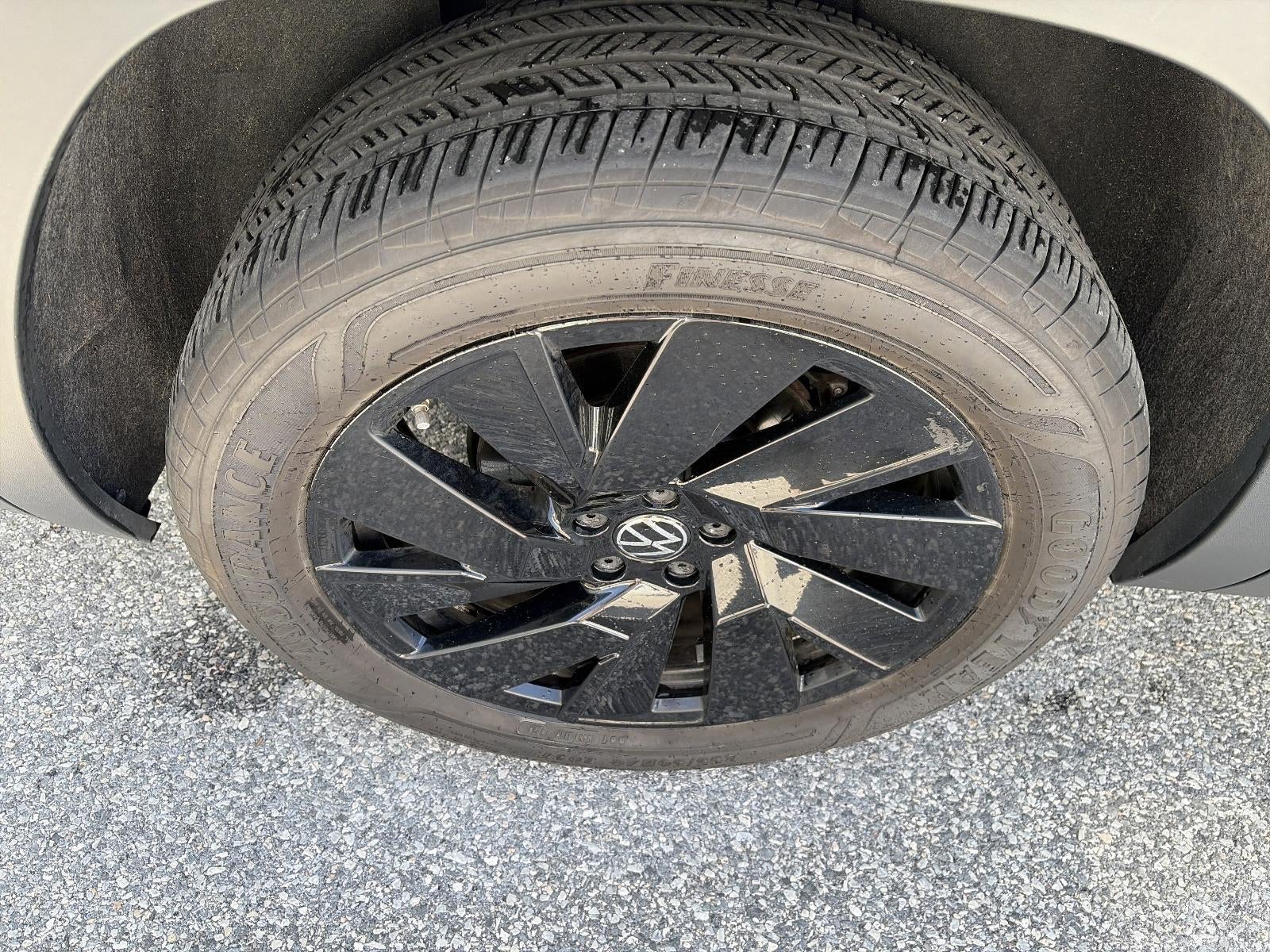 2024 Volkswagen Atlas 2.0T SE w/Technology 4MOTION