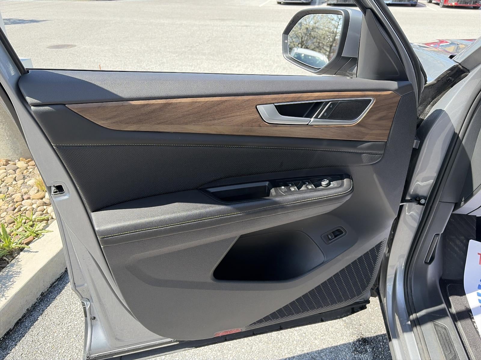 2024 Volkswagen Atlas 2.0T SE w/Technology 4MOTION