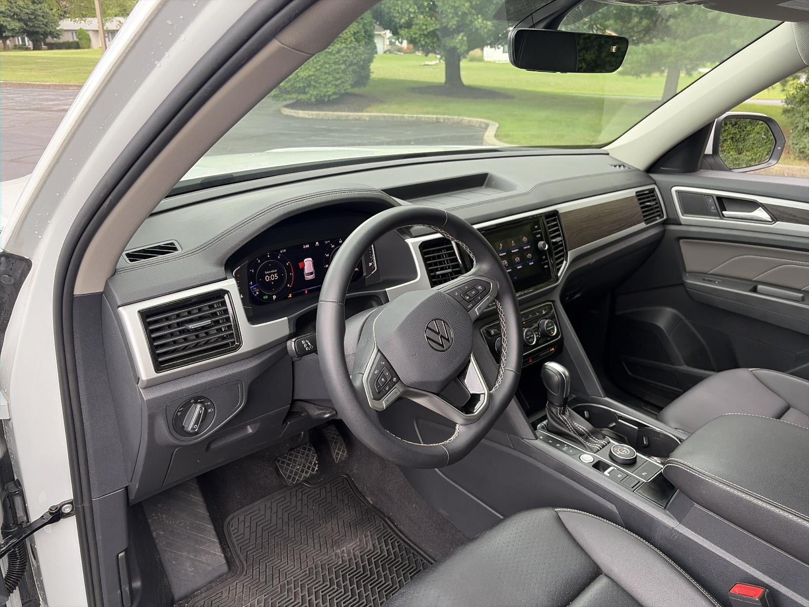 2023 Volkswagen Atlas 3.6L V6 SE w/Technology 4MOTION