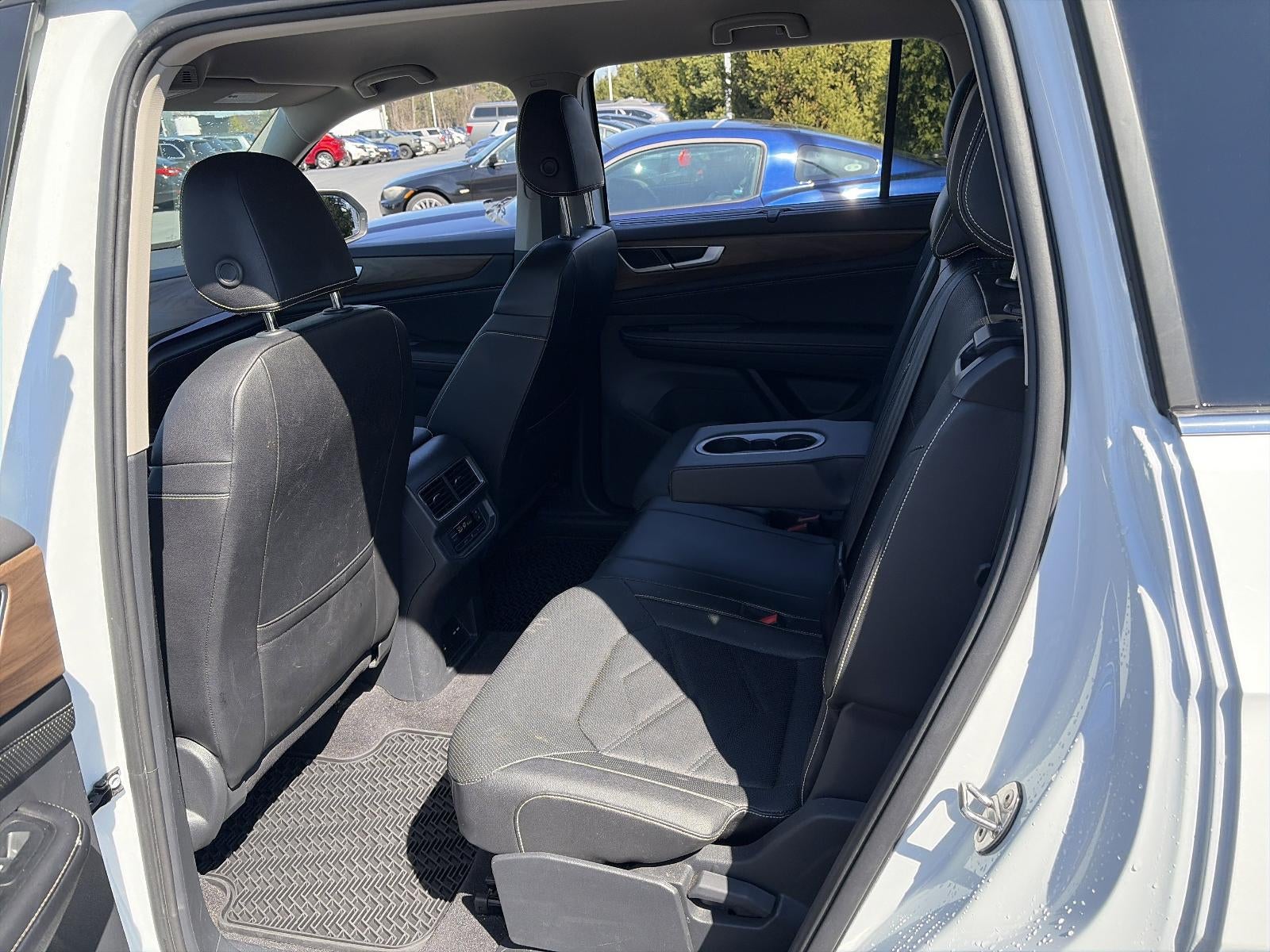 2024 Volkswagen Atlas 2.0T SE w/Technology 4MOTION