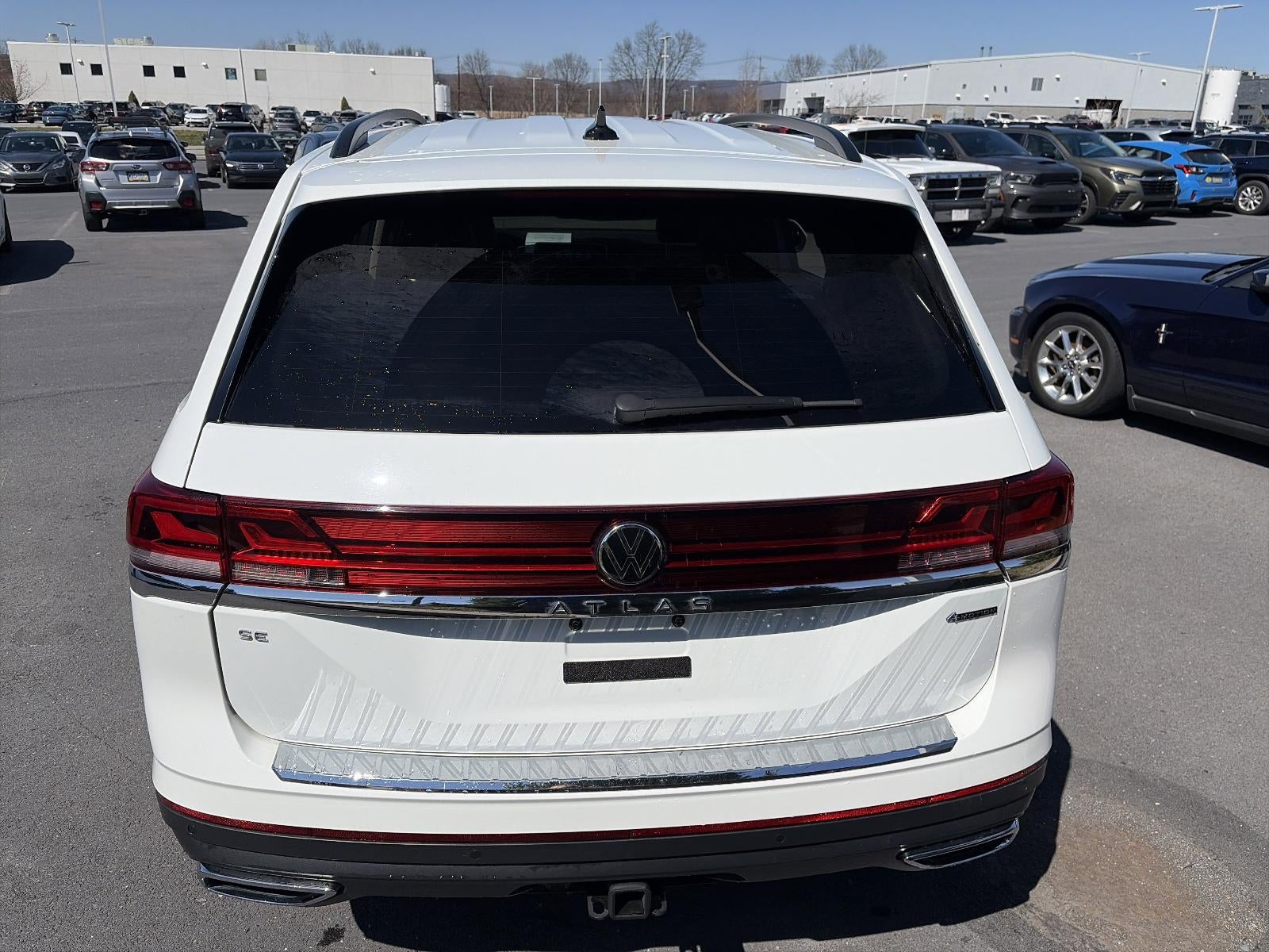 2024 Volkswagen Atlas 2.0T SE w/Technology 4MOTION