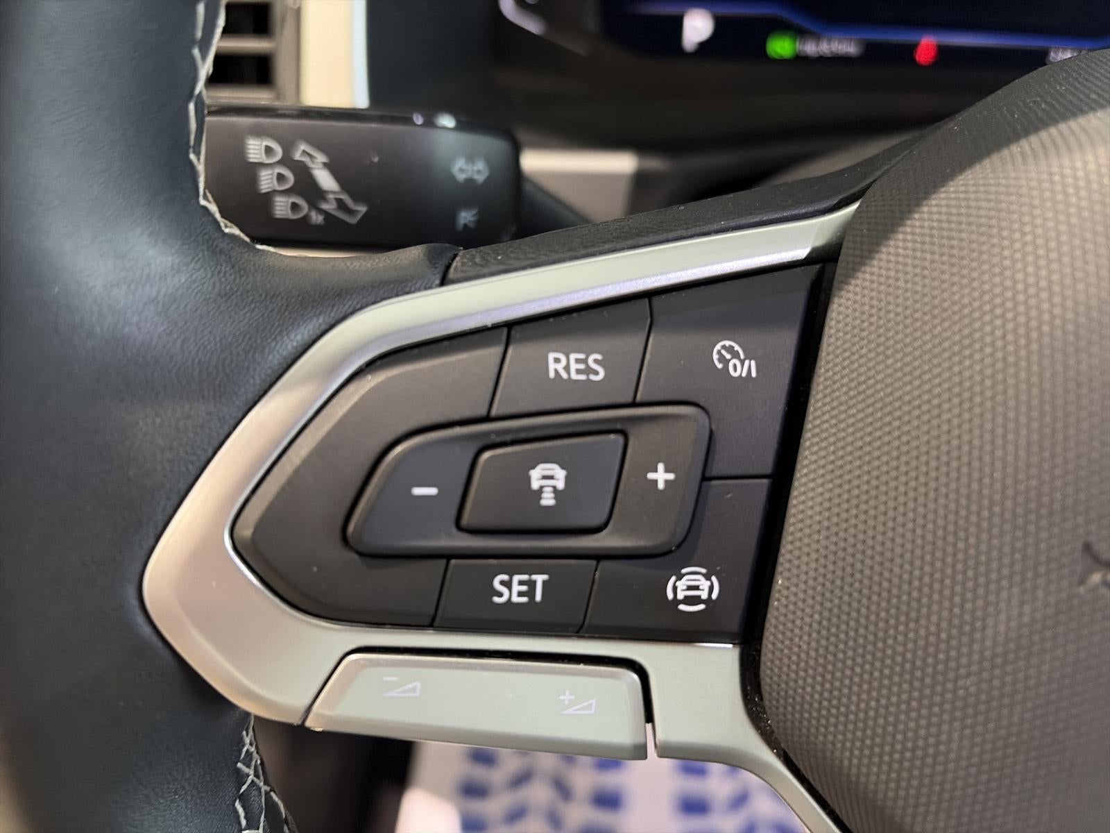 2023 Volkswagen Atlas Cross Sport 2.0T SE w/Technology 4MOTION