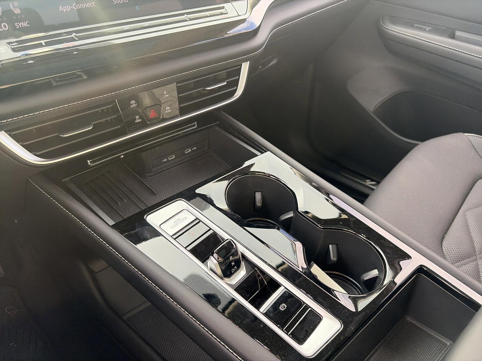 2026 Volkswagen Atlas 2.0T SE w/Technology 4MOTION