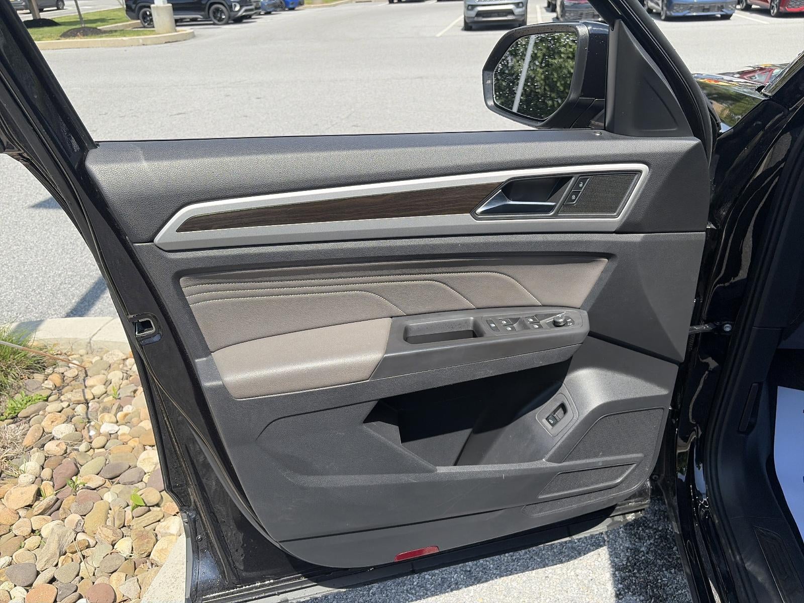 2023 Volkswagen Atlas 2.0T SE w/Technology 4MOTION