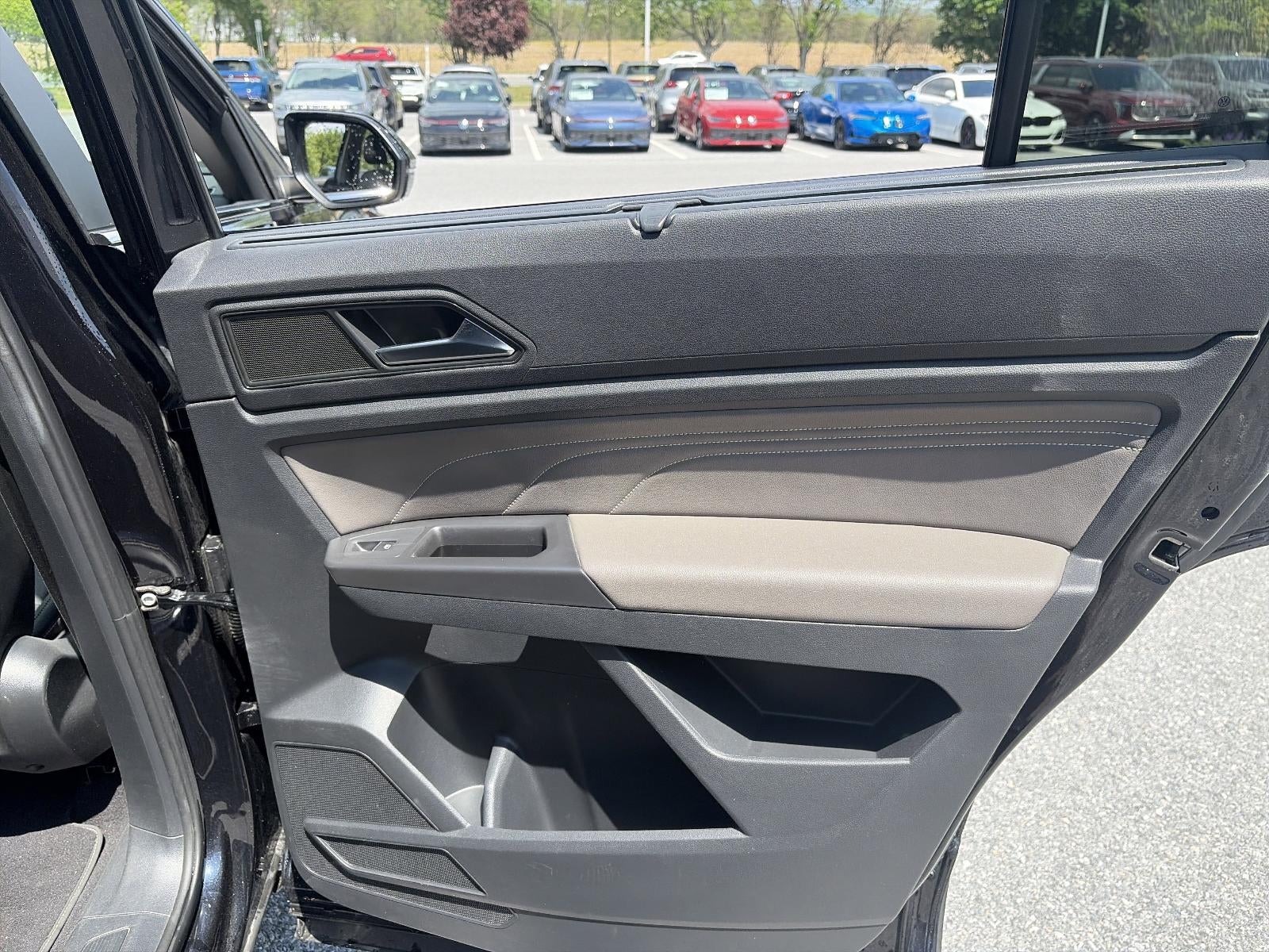2023 Volkswagen Atlas 2.0T SE w/Technology 4MOTION