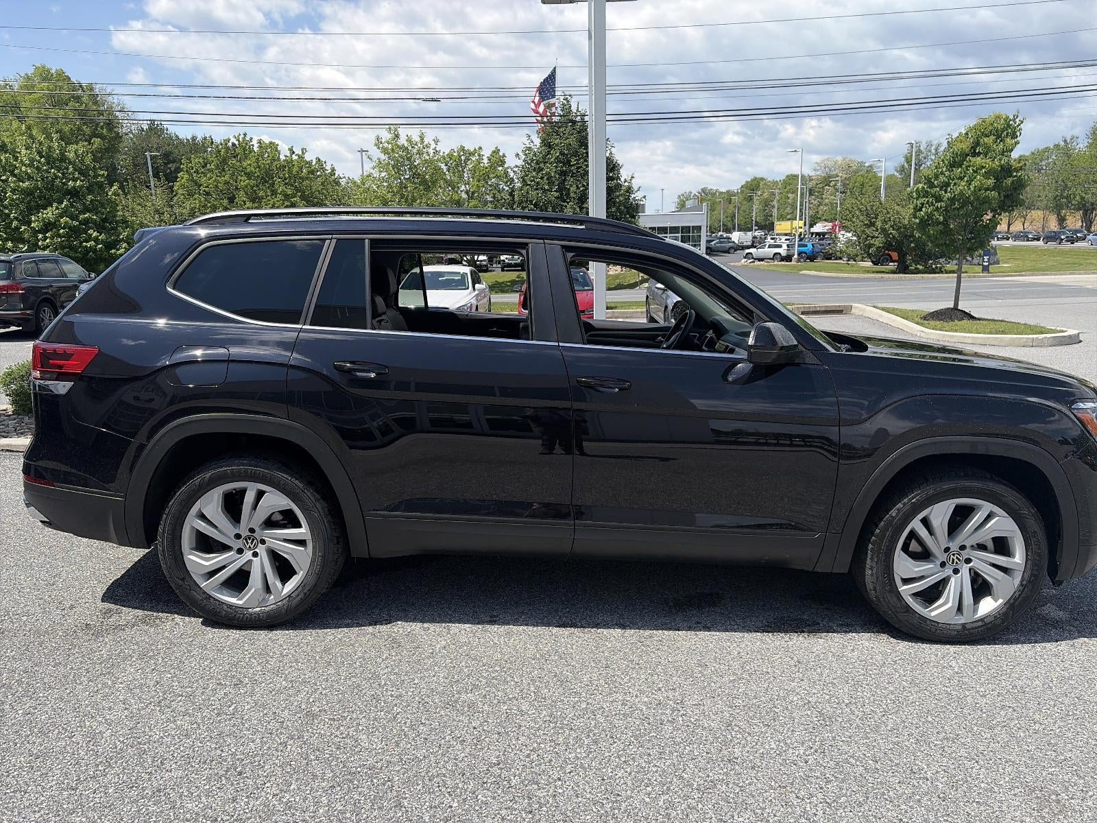 2023 Volkswagen Atlas 2.0T SE w/Technology 4MOTION