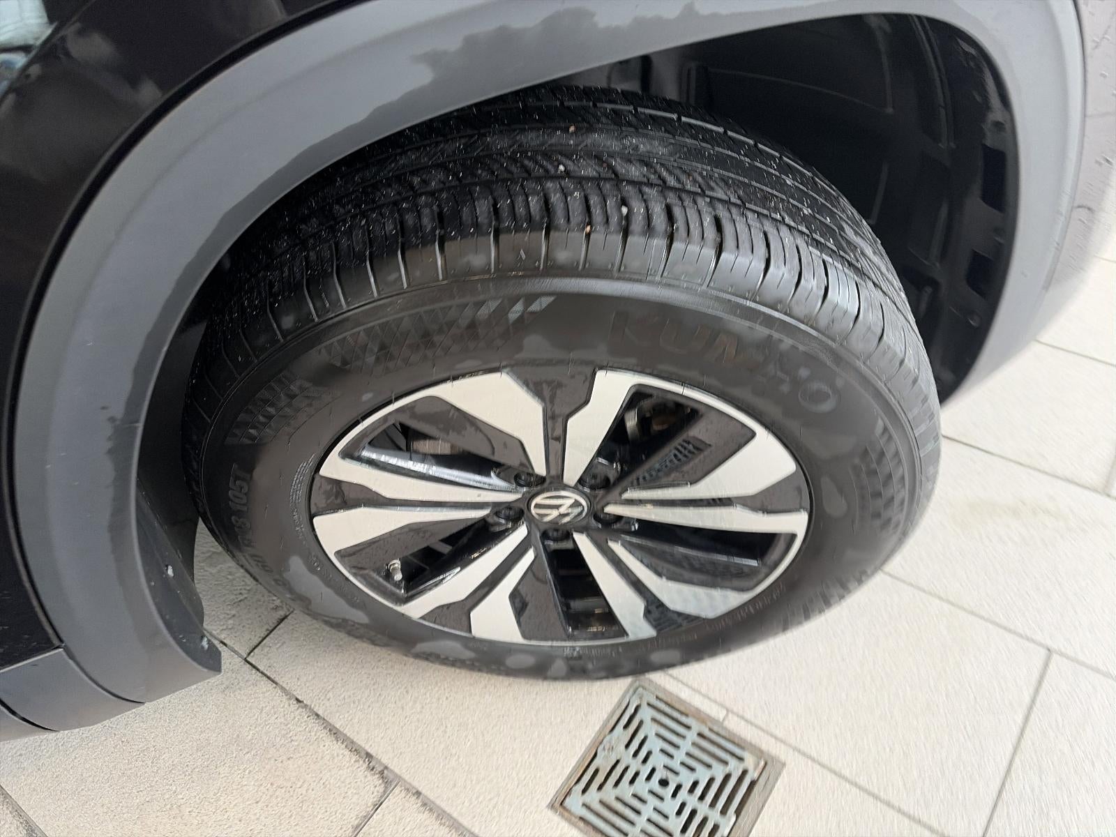 2025 Volkswagen Atlas Cross Sport 2.0T SE 4MOTION