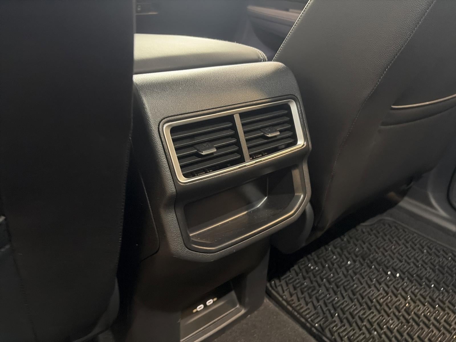 2025 Volkswagen Atlas Cross Sport 2.0T SE 4MOTION