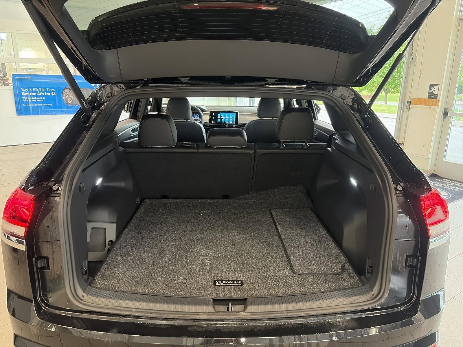 2025 Volkswagen Atlas Cross Sport 2.0T SE 4MOTION