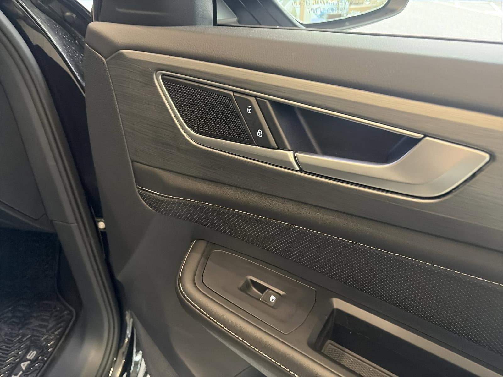 2025 Volkswagen Atlas Cross Sport 2.0T SE 4MOTION