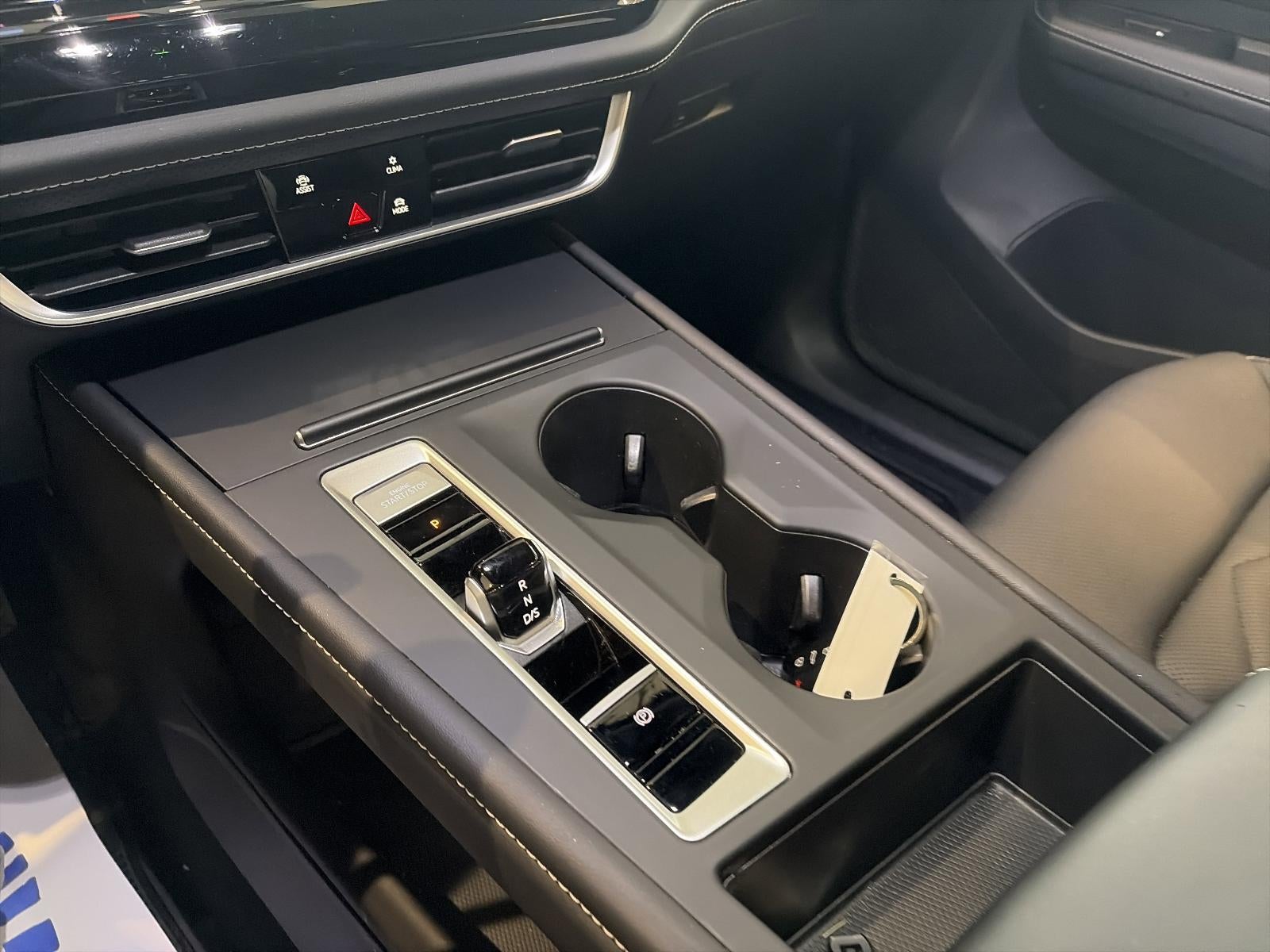 2025 Volkswagen Atlas Cross Sport 2.0T SE 4MOTION