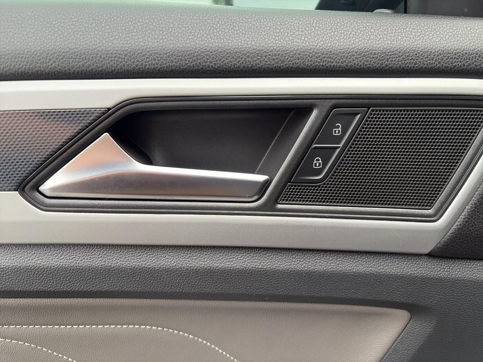 2021 Volkswagen Atlas 3.6L V6 SE w/Technology R-Line 4MOTION *Ltd Avail*
