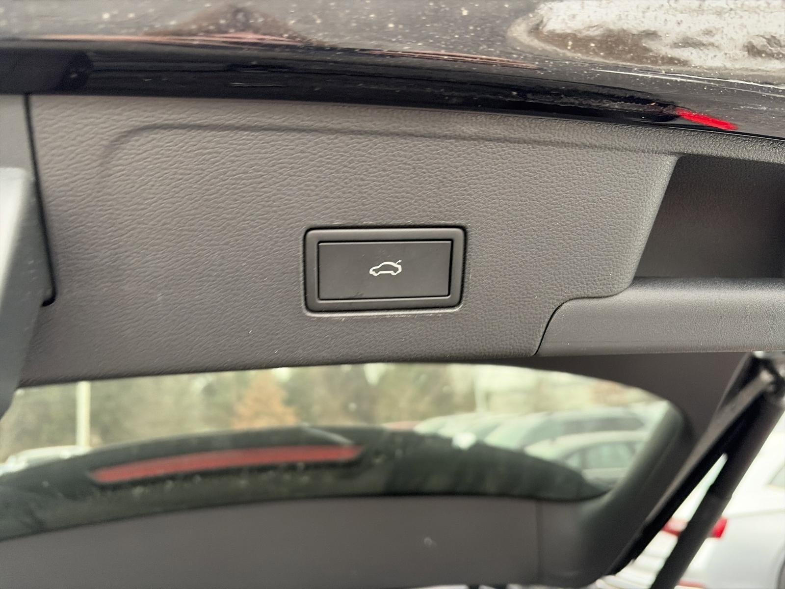 2023 Volkswagen Atlas Cross Sport 3.6L V6 SEL R-Line Black 4MOTION