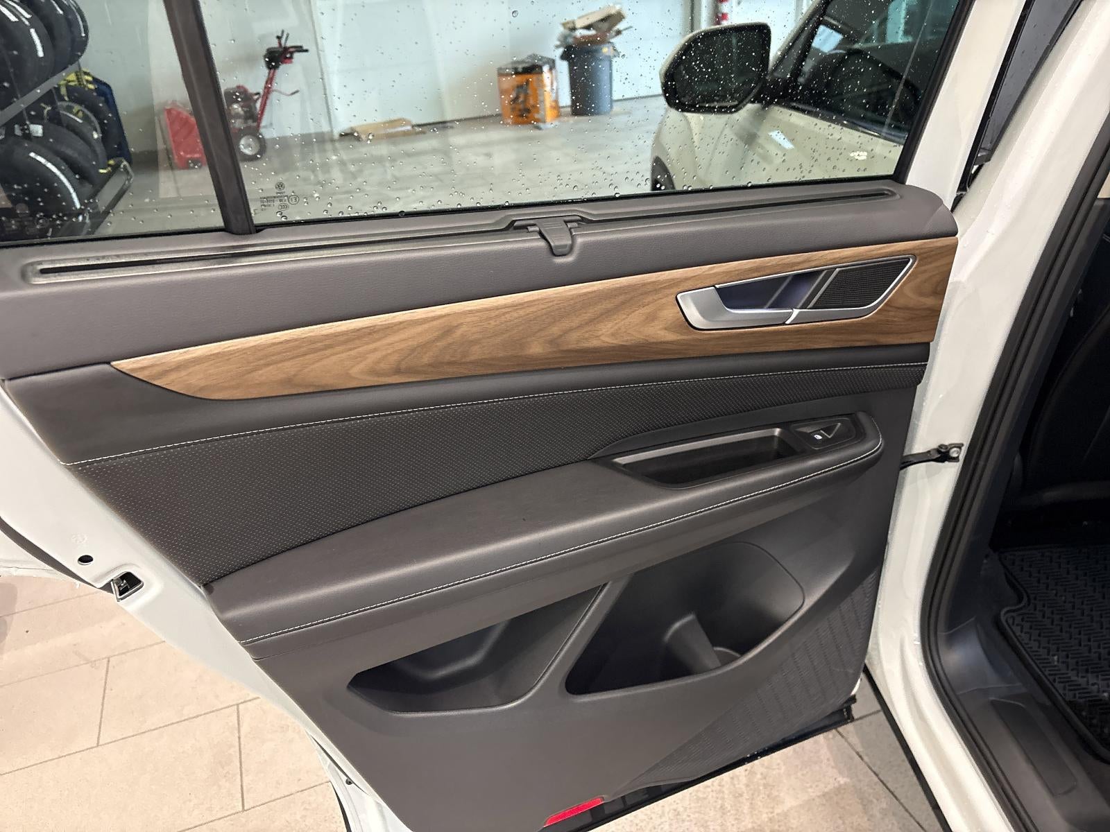 2024 Volkswagen Atlas 2.0T SE w/Technology FWD