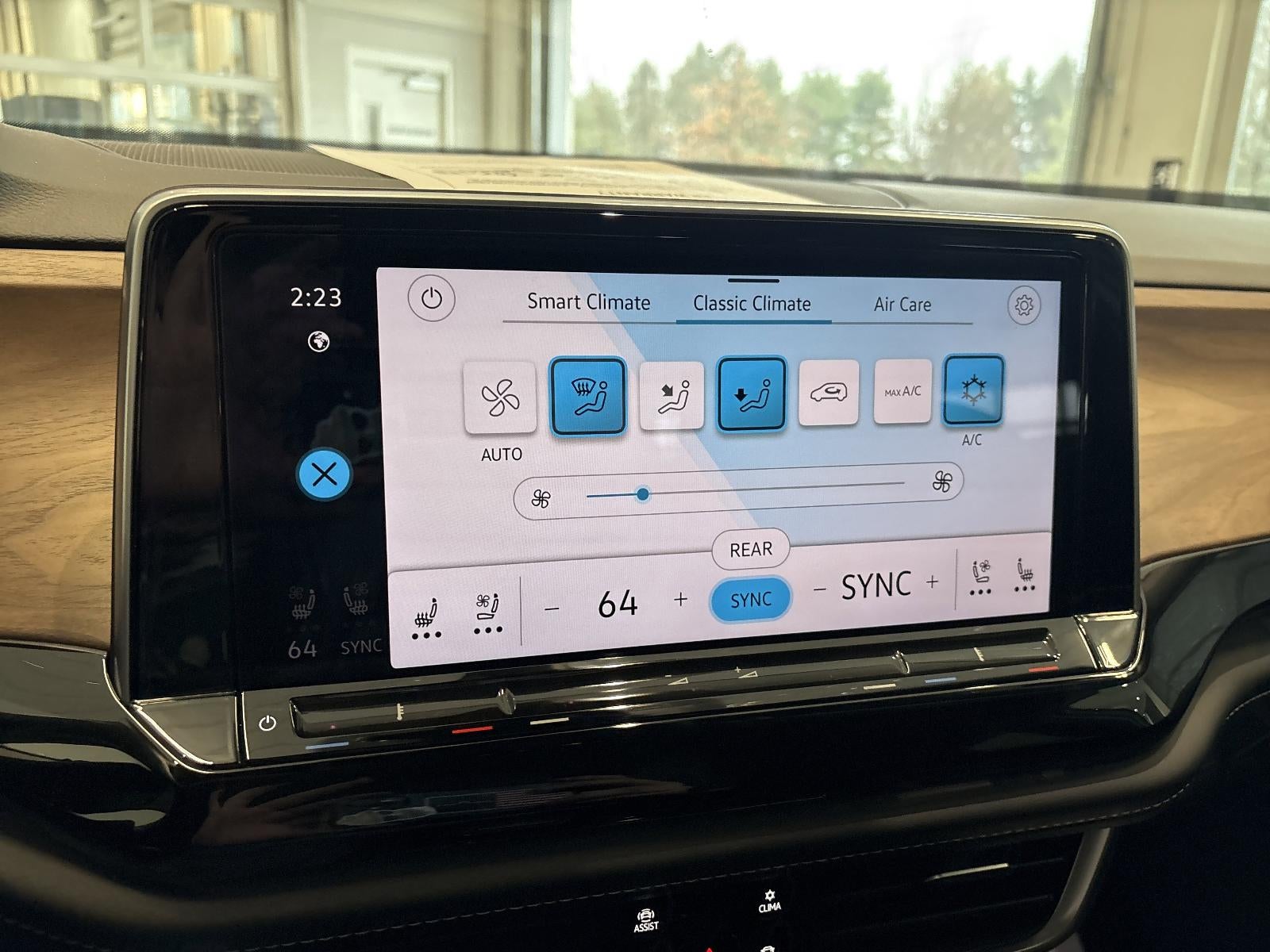 2024 Volkswagen Atlas 2.0T SE w/Technology FWD