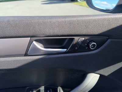 2012 Volkswagen Passat 4dr Sdn 2.5L Auto S PZEV