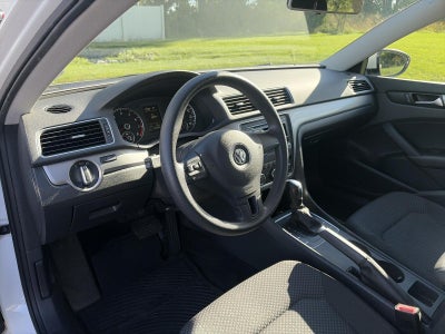 2012 Volkswagen Passat 4dr Sdn 2.5L Auto S PZEV