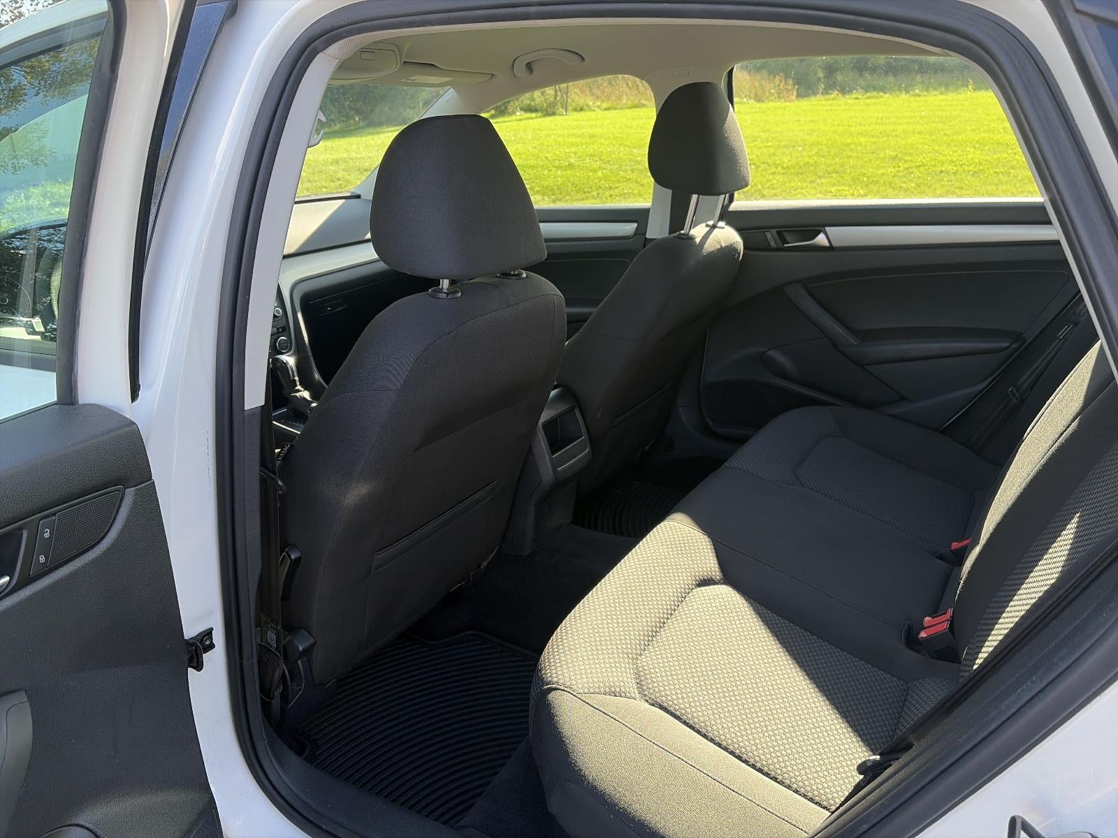 2012 Volkswagen Passat 4dr Sdn 2.5L Auto S PZEV