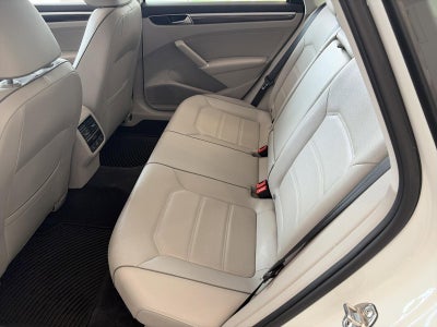 2018 Volkswagen Passat 2.0T SE w/Technology Auto