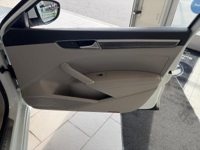 2018 Volkswagen Passat 2.0T SE w/Technology Auto