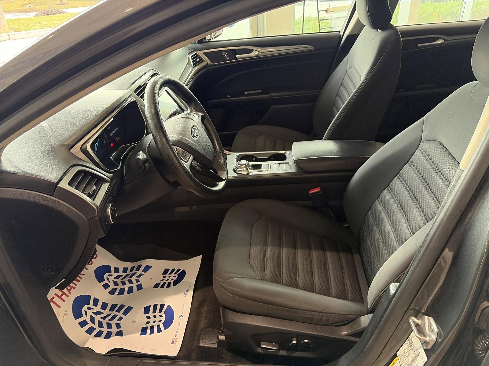 2017 Ford Fusion SE FWD