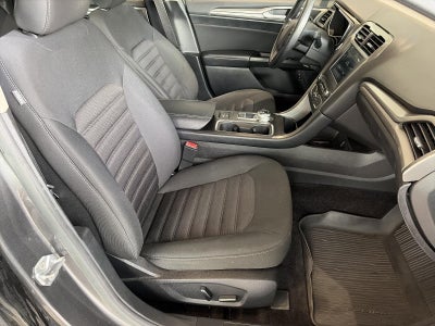 2017 Ford Fusion SE FWD