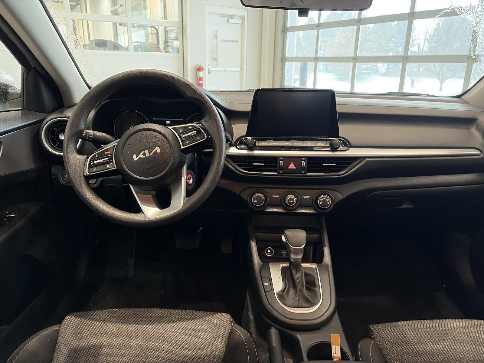 2023 Kia Forte LXS IVT