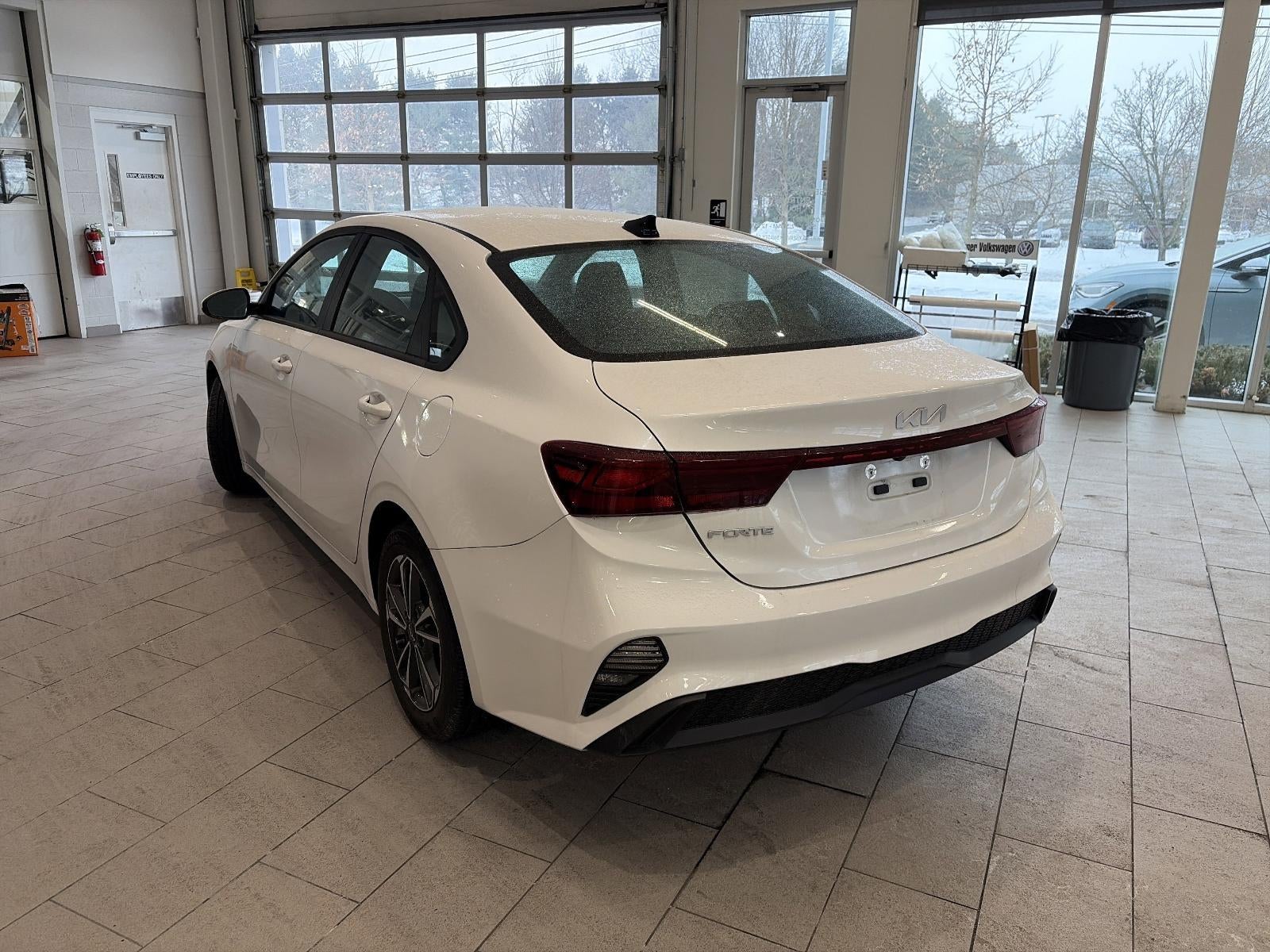 2023 Kia Forte LXS IVT