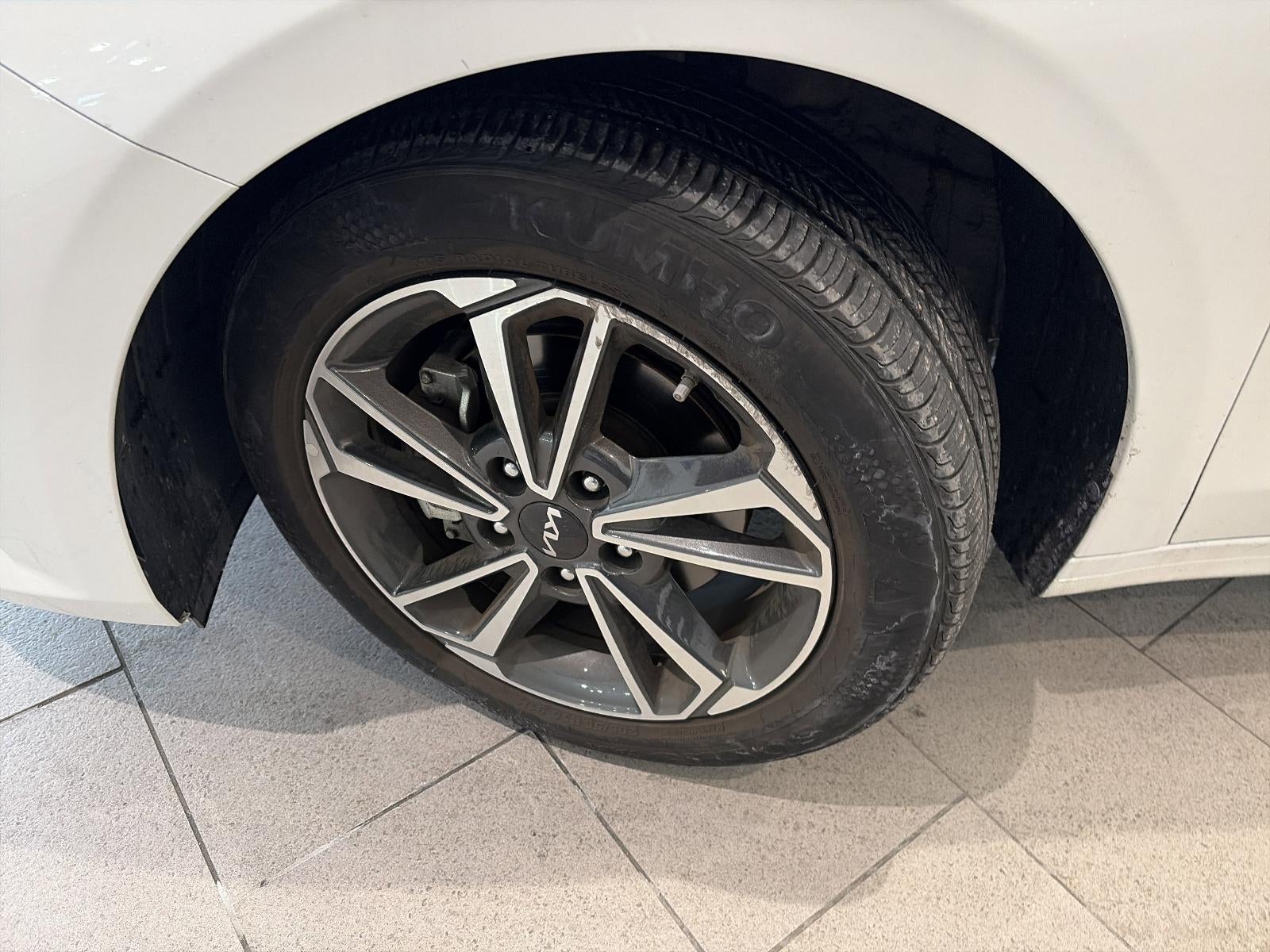 2023 Kia Forte LXS IVT