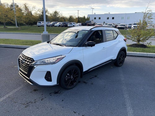 2023 Nissan Kicks SR FWD