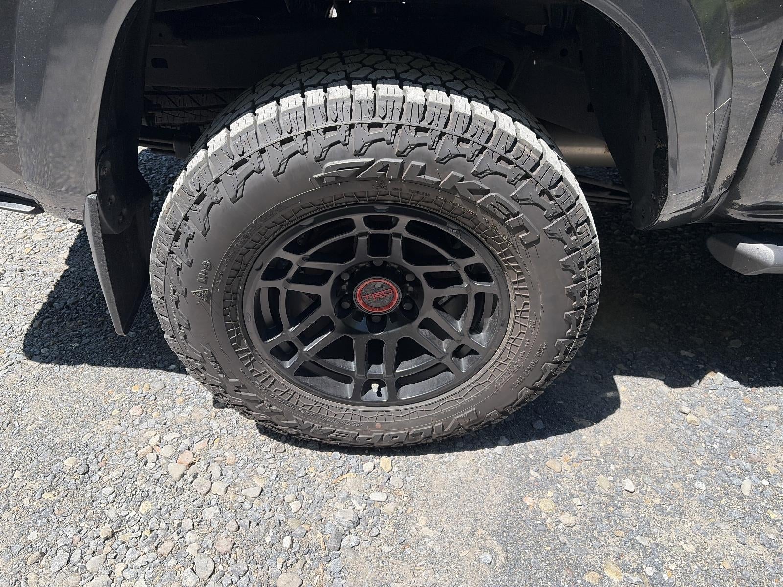 2017 Toyota Tacoma TRD Sport Double Cab 5' Bed V6 4x4 AT (Natl)