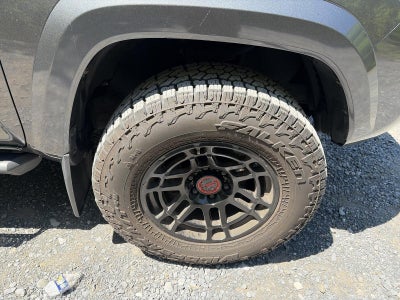 2017 Toyota Tacoma TRD Sport Double Cab 5' Bed V6 4x4 AT (Natl)
