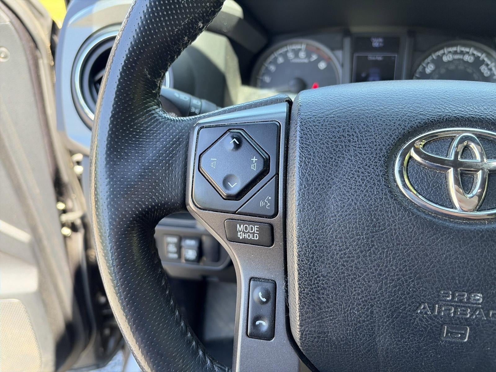 2017 Toyota Tacoma TRD Sport Double Cab 5' Bed V6 4x4 AT (Natl)