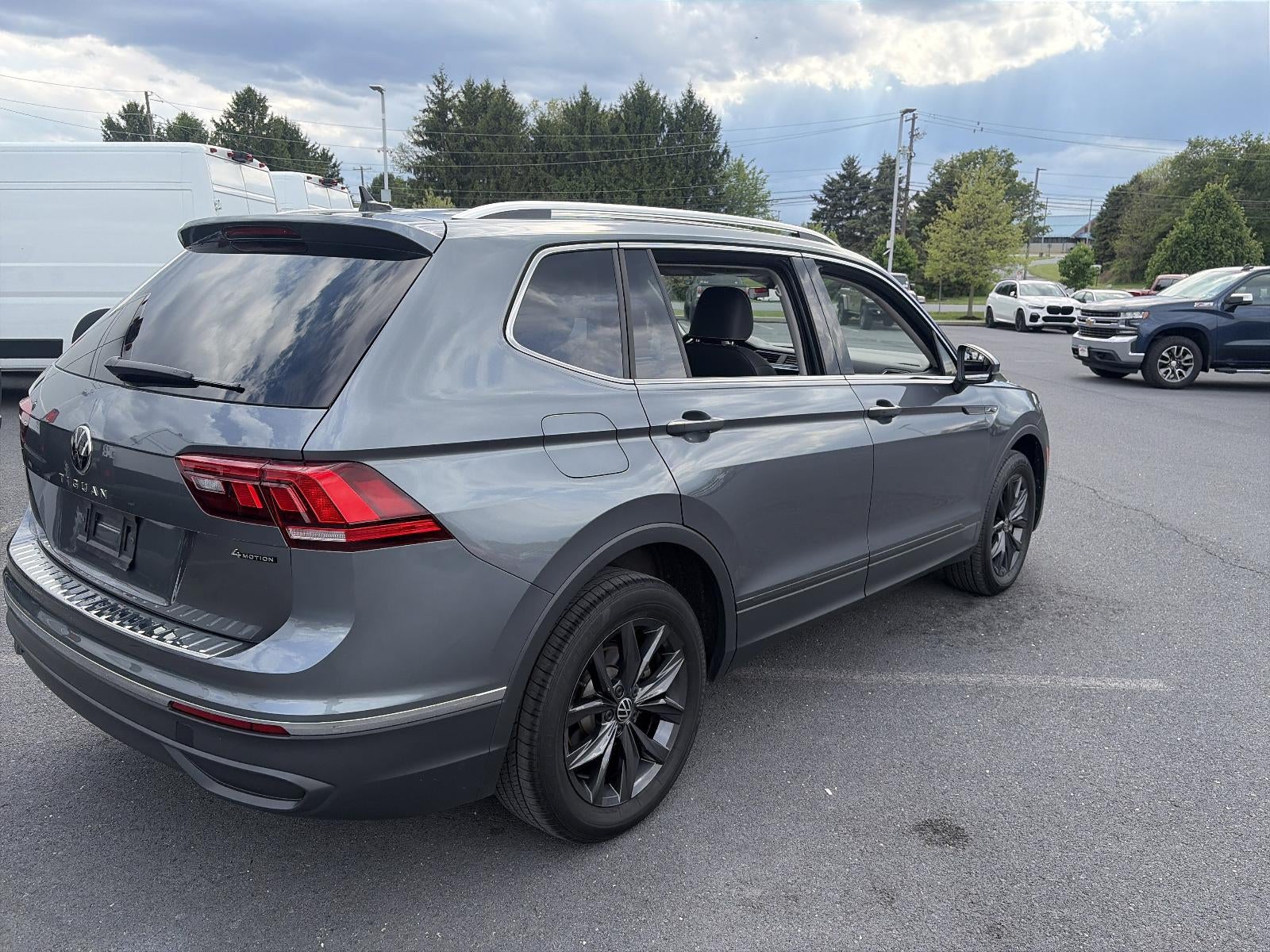 2024 Volkswagen Tiguan 2.0T SE 4MOTION