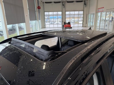 2025 Volkswagen Taos SE Black FWD