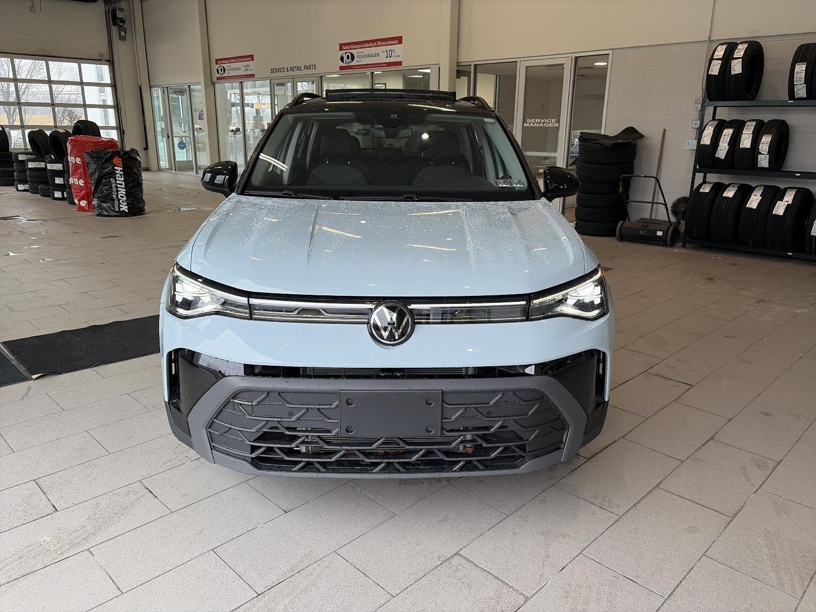 2025 Volkswagen Taos SE Black FWD