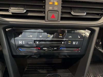 2025 Volkswagen Taos SE Black FWD