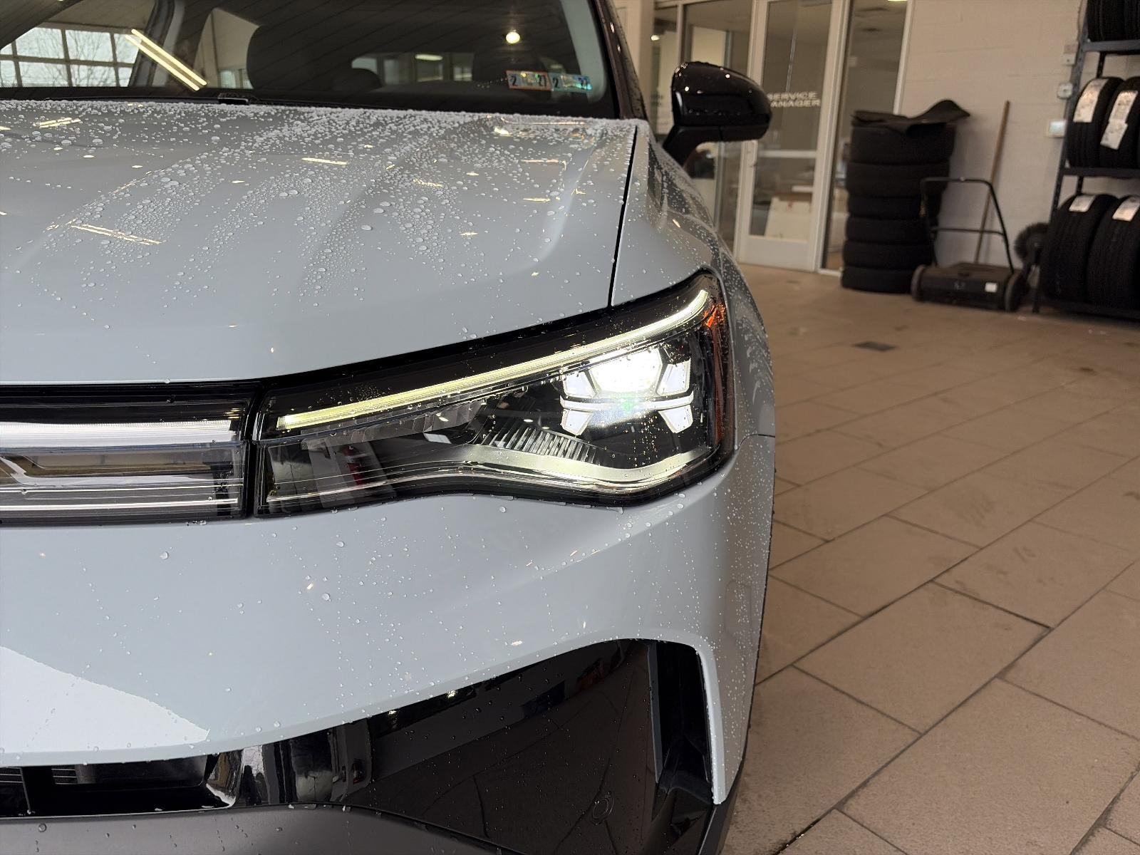 2025 Volkswagen Taos SE Black FWD