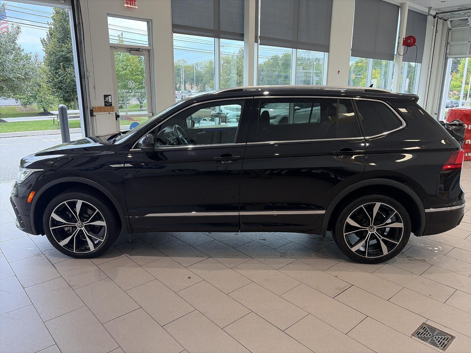 2024 Volkswagen Tiguan 2.0T SEL R-Line 4MOTION