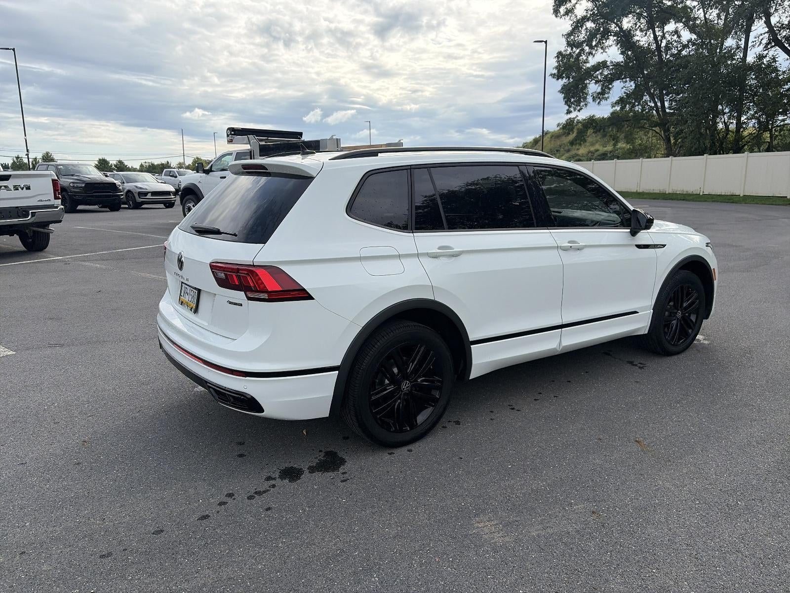 2022 Volkswagen Tiguan 2.0T SE R-Line Black 4MOTION